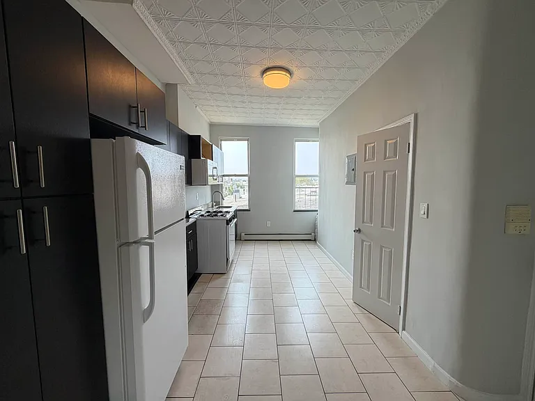 504 Woodward Ave #3L — Photo 19