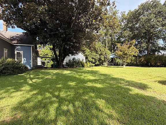 3rd image of 592 Pecan St SE
