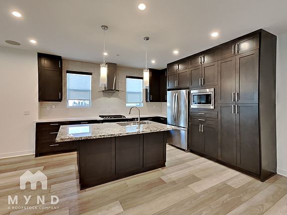 3rd image of 2711 Community Dr