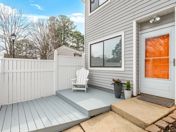 7377 Sandy Creek Dr, Raleigh, NC 27615