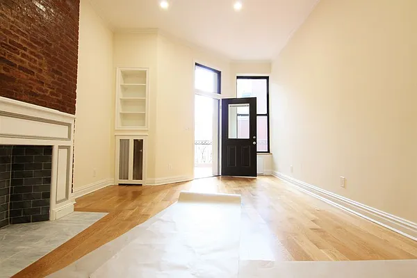 Rented by JK Dansar Corp | media 9