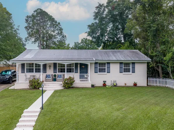 615 Holly Dr, Eufaula, AL 36027
