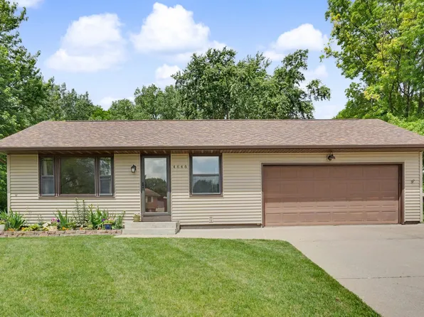 4646 Madison Ct, Davenport, IA 52806