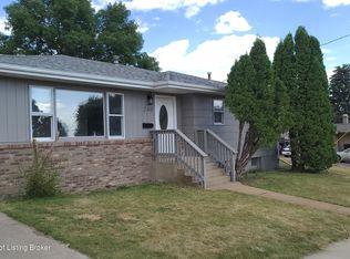 240 6th Ave E, Dickinson, ND 58601