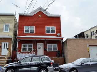 9 Andrew St, Bayonne, NJ 07002