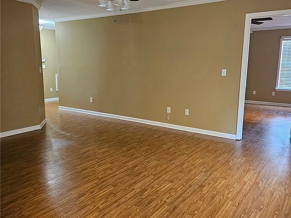 5th image of 3608 Crescent Gardens Dr