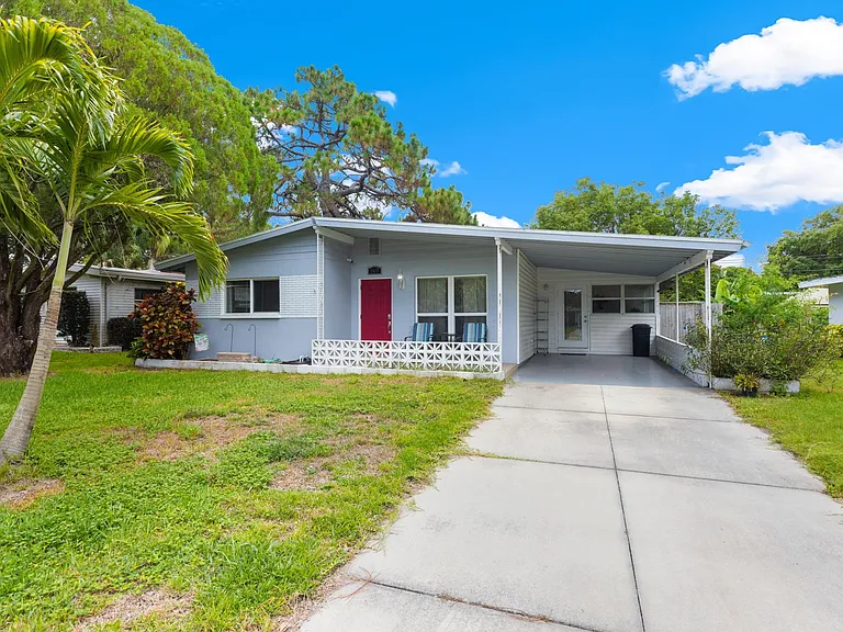 1917 Pinehurst Dr — Photo 19