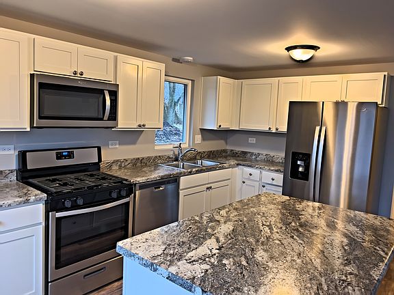 5th image of 321 E Willow Dr