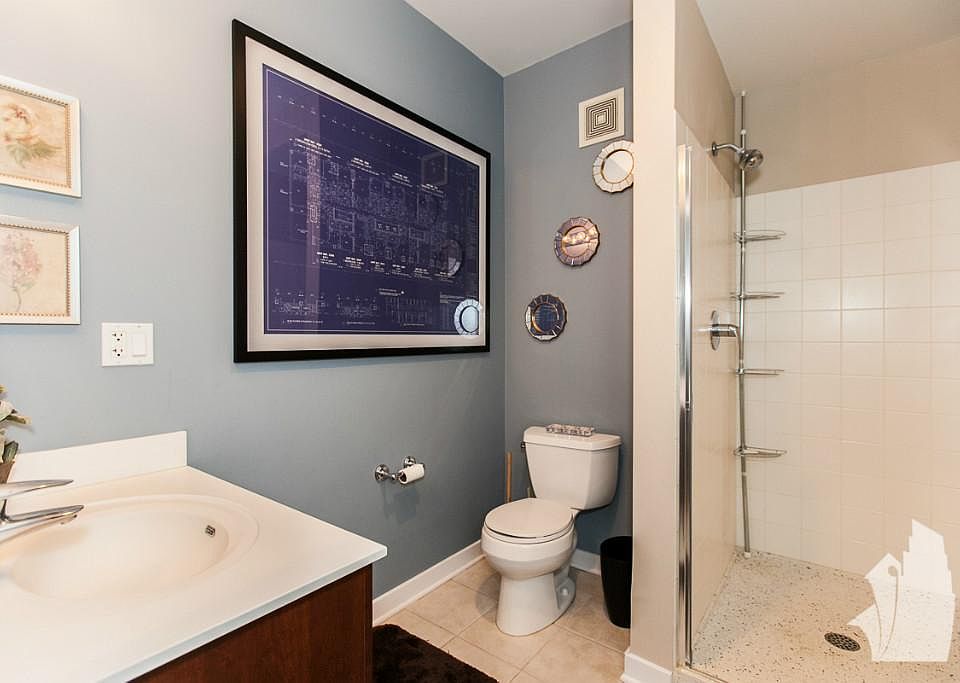 1st image of 611 S Wells St APT 1506