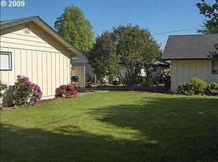 353 Blackstone St, Springfield, OR 97477