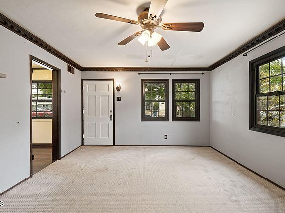 5th image of 1110 N Griffith Park Dr