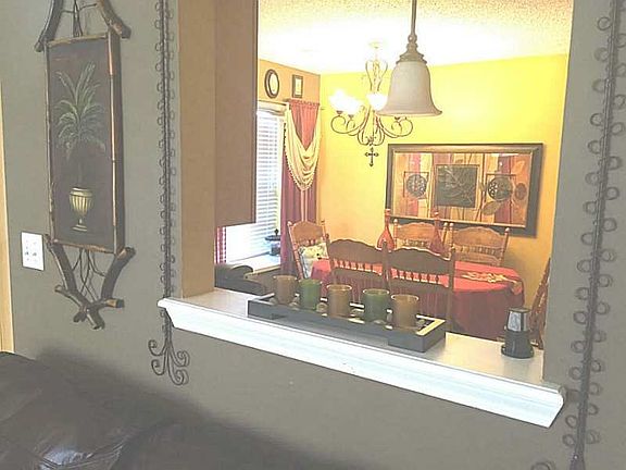 4th image of 1922 Timber Oaks Ln