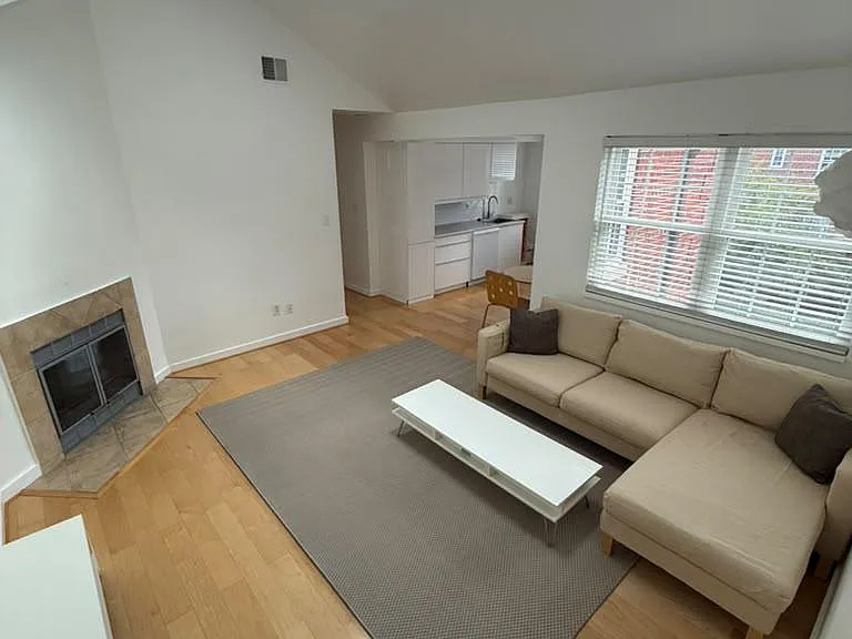 2111 N Scott St #62 — Photo 6