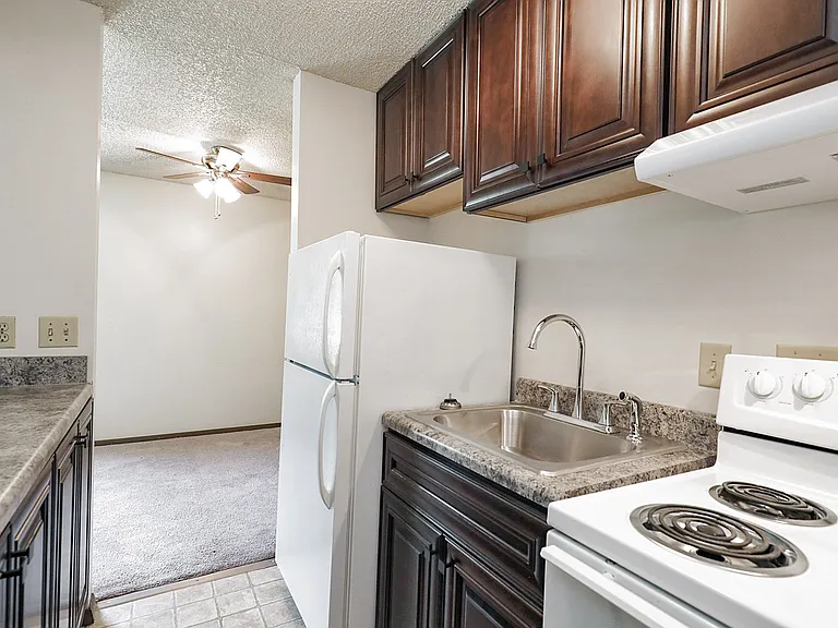 1327 D St #6 — Photo 5