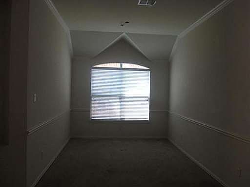 5th image of 409 Fountain Park Dr