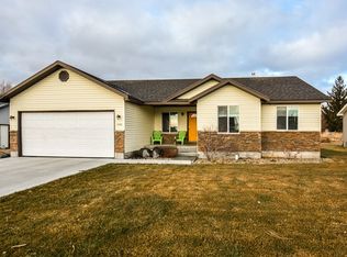 345 Wind River Dr, Shelley, ID 83274