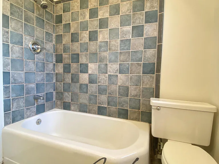 1147 Virginia St — Photo 16