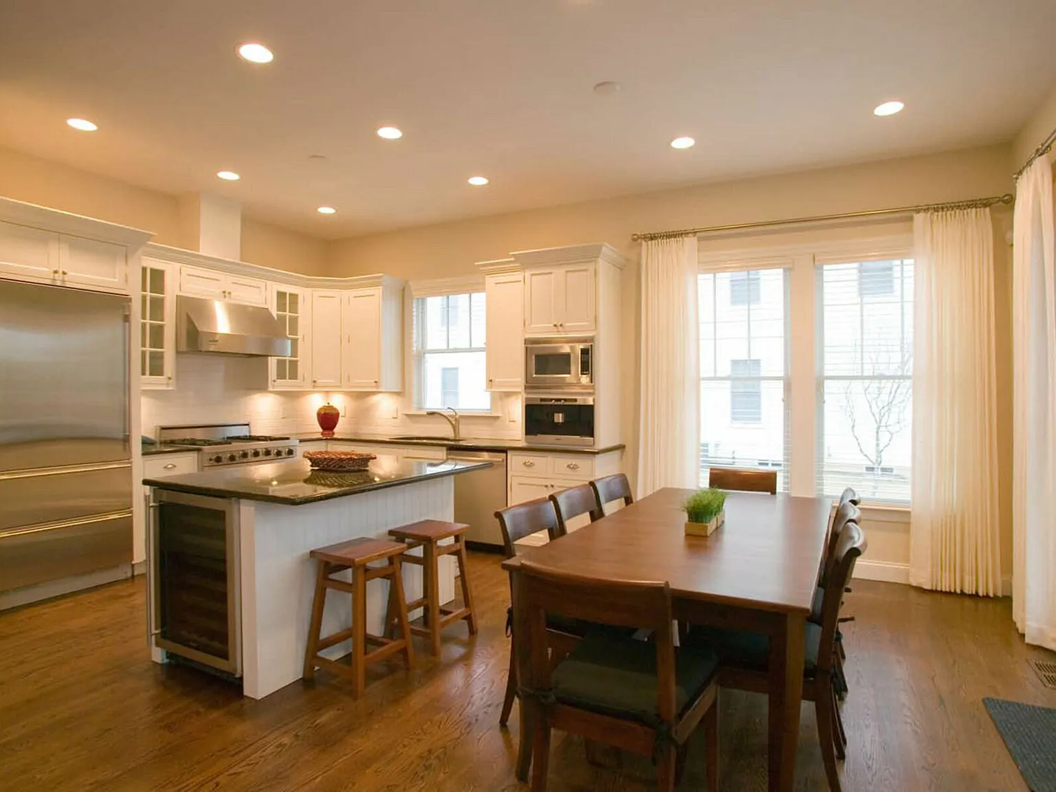 Southampton Townhouse at Pond Crossing — Photo 4