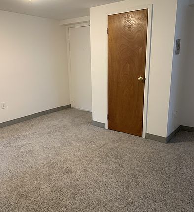 5th image of 7 Harris Cir APT 2