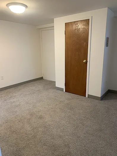 7 Harris Cir #2 — Photo 5