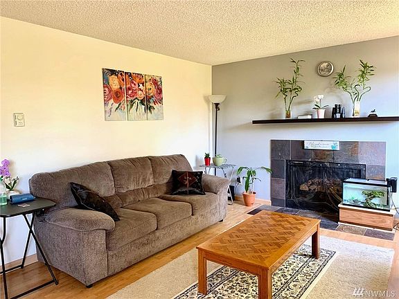 5th image of 4814 S 187th Pl APT B201