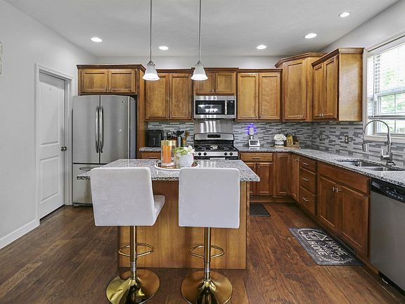 5th image of 2203 W Paddington Ct