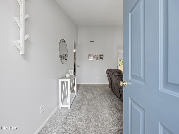 3rd image of 109 Bayberry Drive