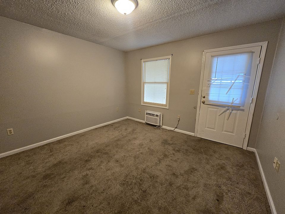 1st image of 517 Hickory St APT 27