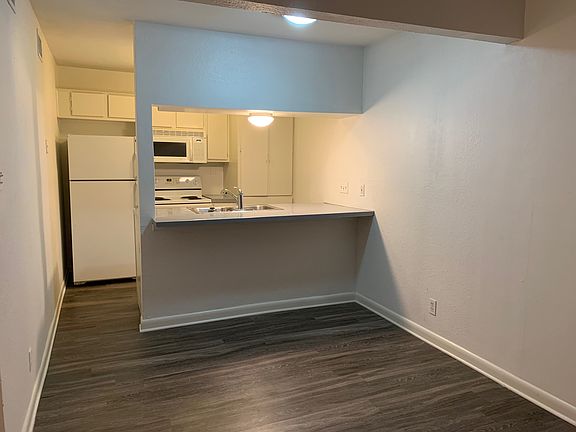 5th image of 2710 S 1st St APT 105