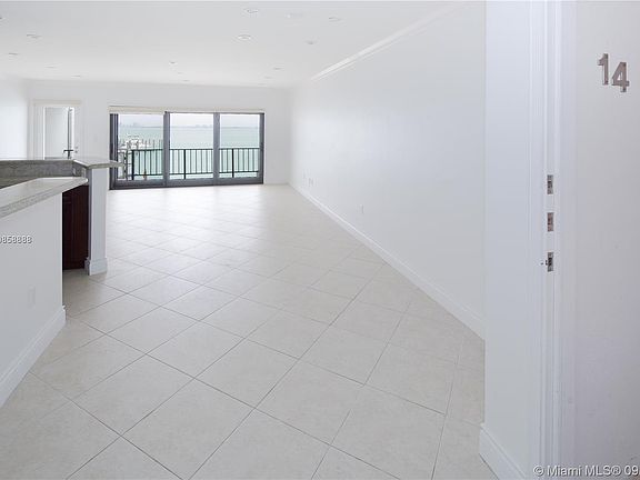 3rd image of 166 Harbor Dr APT 14C