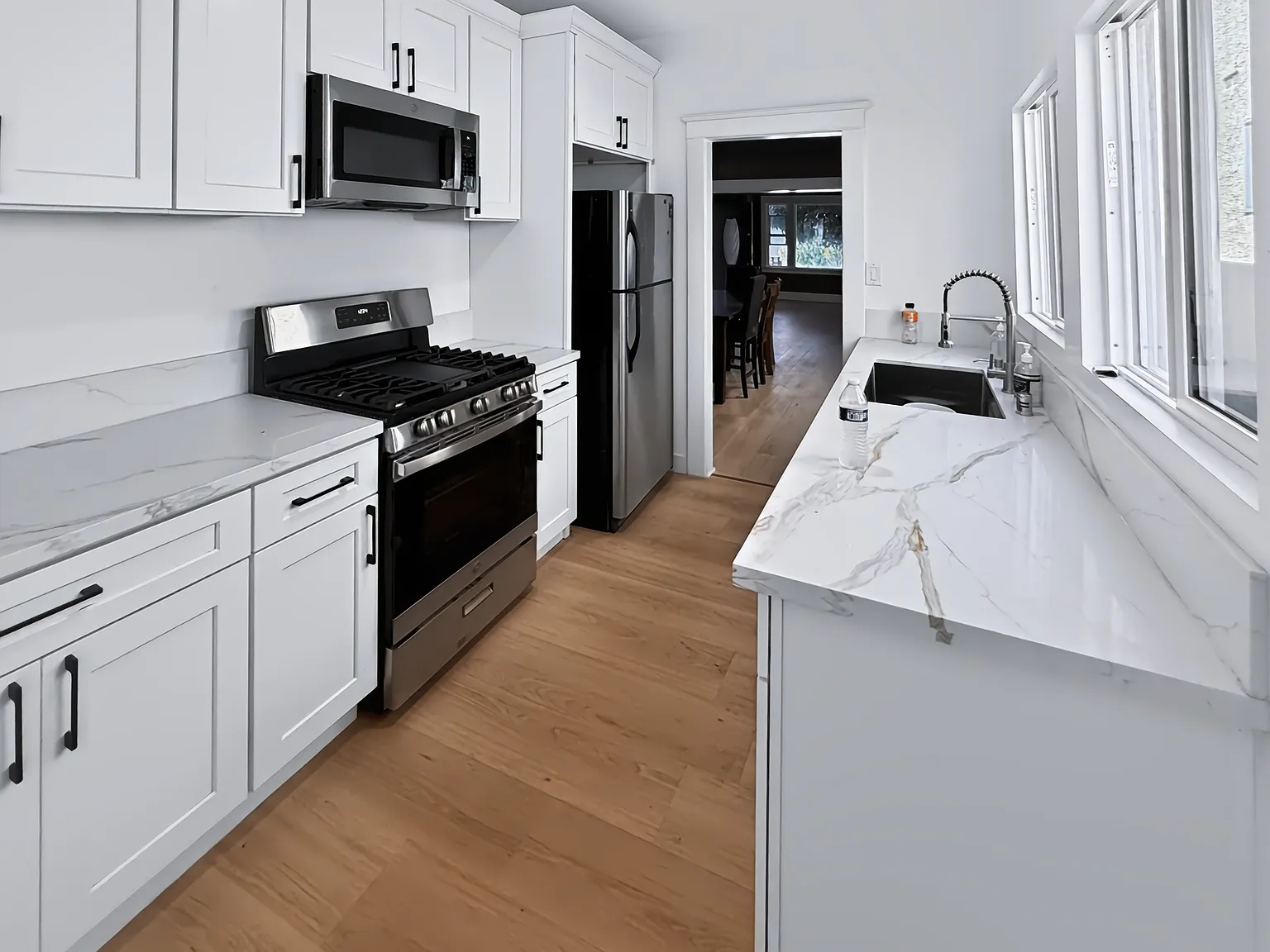1 bed, 800 sqft, $2,400 — Photo 1