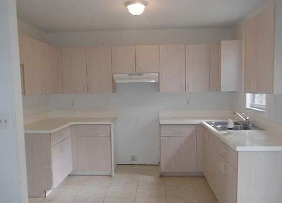 3rd image of 1118 SE Proctor Lane