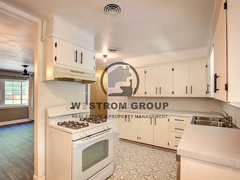 1308 Marshalldale Dr — Photo 31