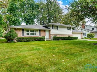 1216 Brownwood Dr, Bowling Green, OH 43402