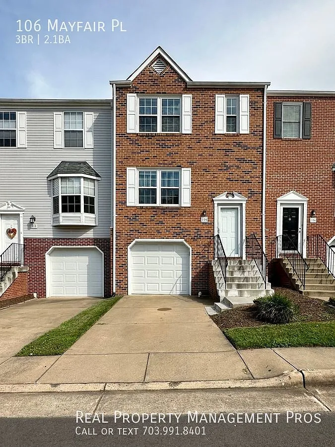 3 Bed Townhome w/ Garage & Fenced backyard! — Photo 1