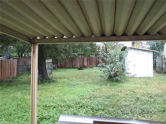 3rd image of 2119 Ross Ave
