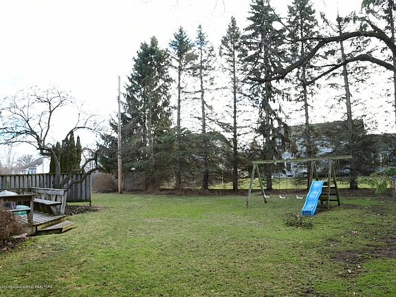4th image of 825 Princeton Dr