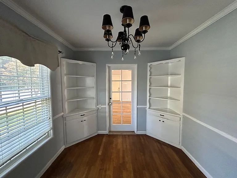 1301 W Myrtle Ave — Photo 5