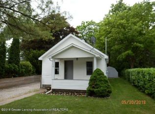 528 Stoner Rd, Lansing, MI 48917