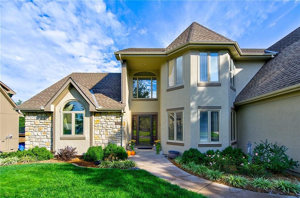 2436 NW Valley View Dr, Lees Summit, MO 64081 | Zillow