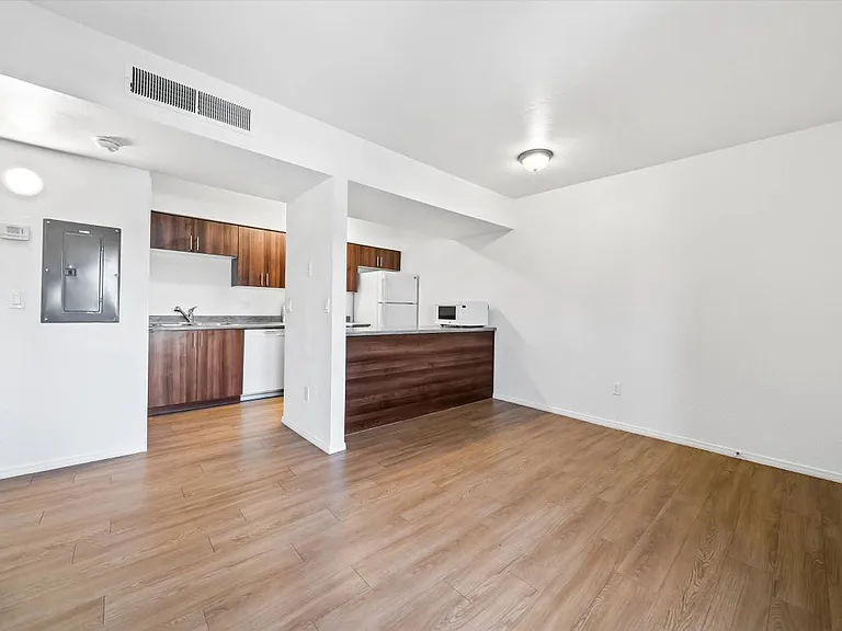 Talavera Apartments — Photo 6