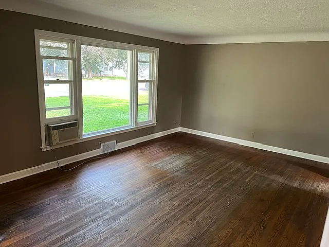 3 bed, 1800 sqft, $2,750 — Photo 2