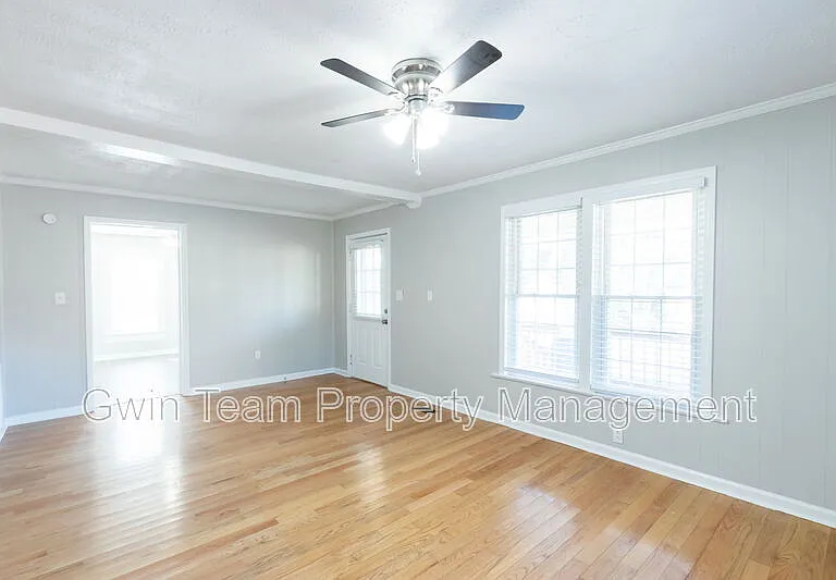 4715 S Lee St — Photo 5