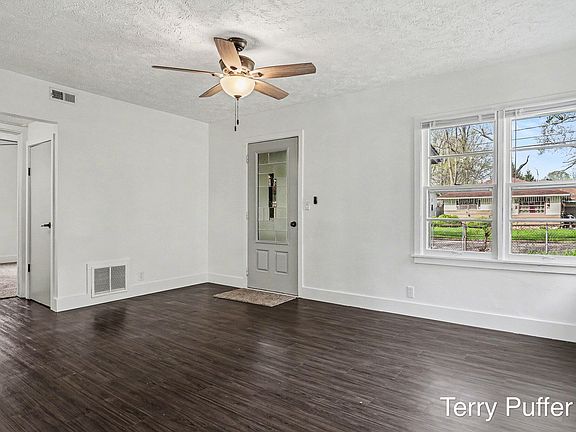 3rd image of 58 Lamora Ave