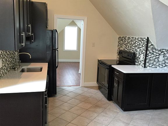 2nd image of 438 S Fairmount St #10481854
