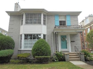 725 Harcourt Rd, Grosse Pointe Park, MI 48230