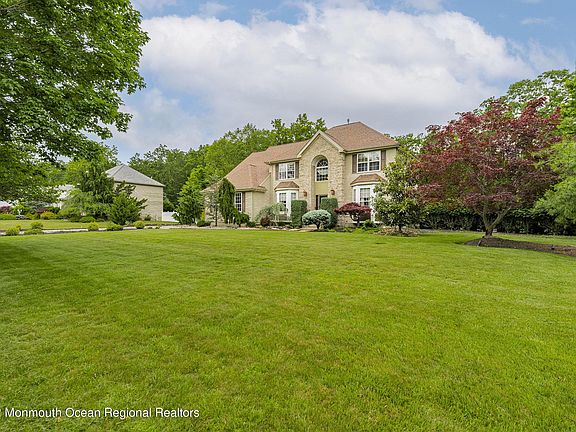 3rd image of 65 Tuscany Dr