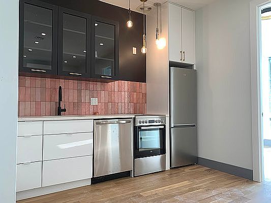 1st image of 209 Montrose Ave #2B