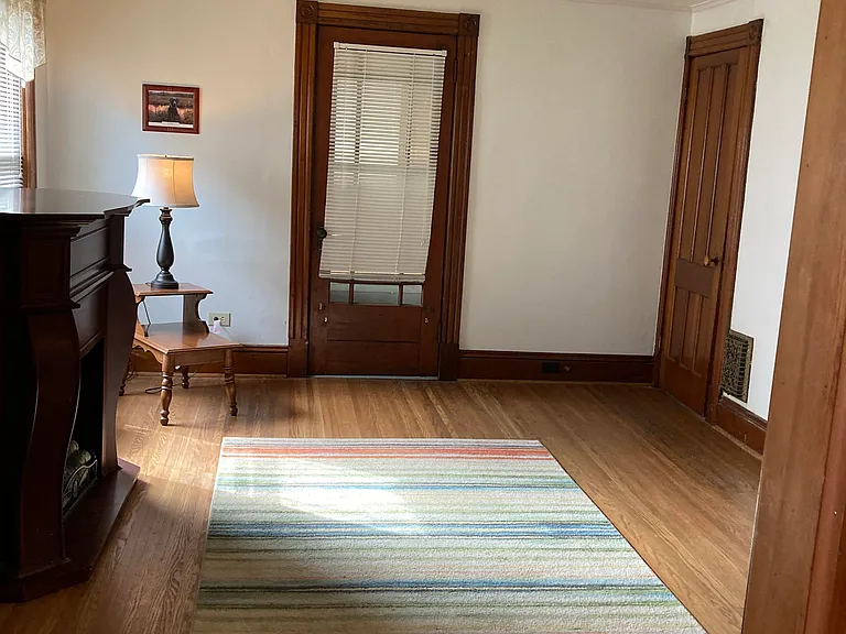 28 Petrie St #1 — Photo 8