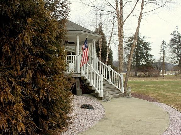 Walkway to Front Porch